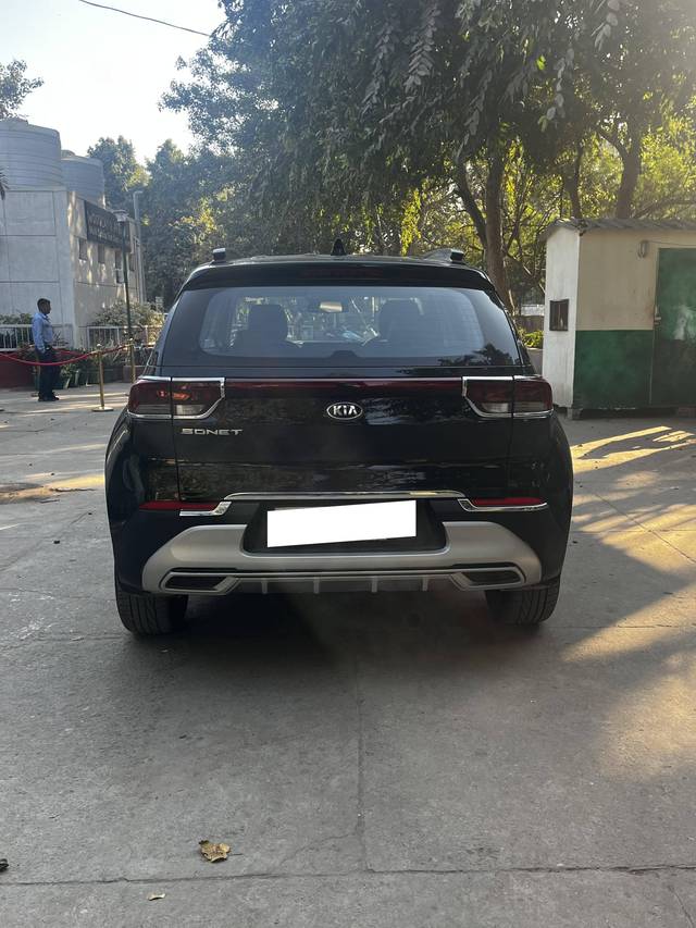 https://images10.gaadi.com/usedcar_image/4272386/original/processed_c0017daf2a595ab5fe32593bd3a14d8f.jpeg?imwidth=6401