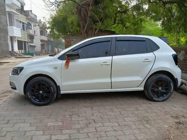 https://images10.gaadi.com/usedcar_image/4272474/original/processed_ddaf824a-4b23-4215-8cdf-b954e6feba89.jpg?imwidth=6402