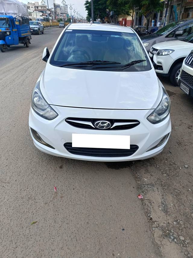 https://images10.gaadi.com/usedcar_image/4272539/original/processed_99e440bea1de222276b9c40294700a5e.jpg?imwidth=6402