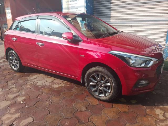 https://images10.gaadi.com/usedcar_image/4272635/original/processed_533a1d860155b023e58c3a2807437148.jpeg?imwidth=6401