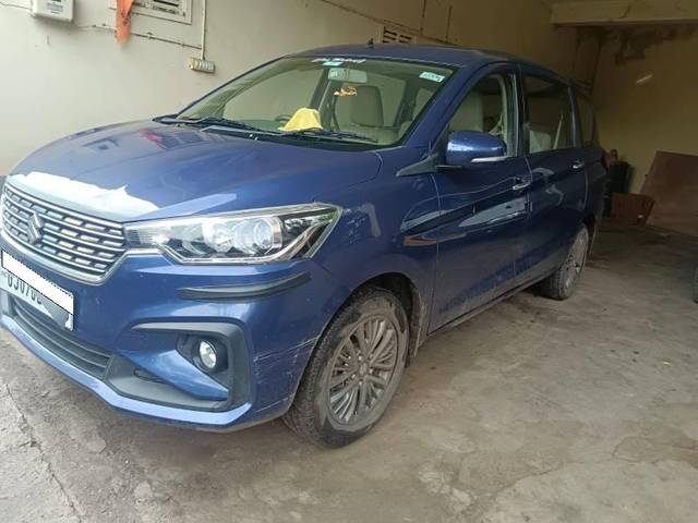 https://images10.gaadi.com/usedcar_image/4272743/original/processed_9a201833-2c46-4551-bb82-b41fe79877a3.jpg?imwidth=6402