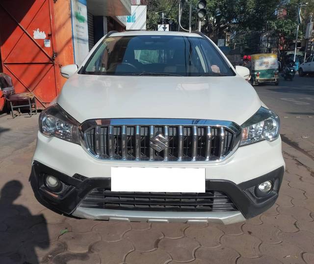 https://images10.gaadi.com/usedcar_image/4272744/original/processed_238d16f6bceb4881f7138b18e57981b4.jpg?imwidth=6401