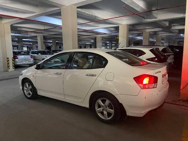 https://images10.gaadi.com/usedcar_image/4272826/original/processed_dc5ce284-8d11-415b-84b5-011fa92eeb1d.jpeg?imwidth=6402