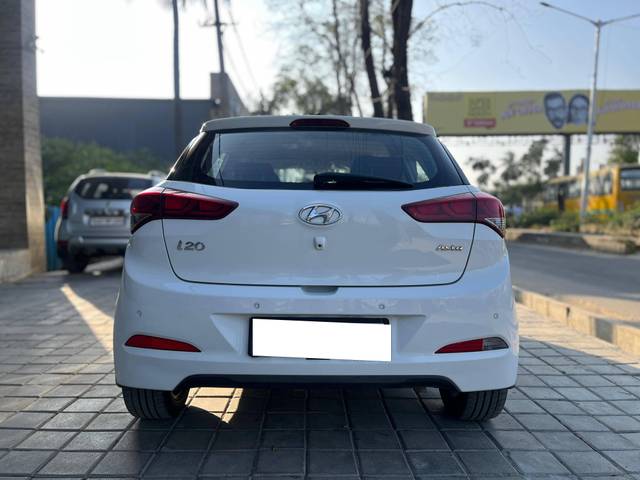 https://images10.gaadi.com/usedcar_image/4272829/original/processed_4bdbcd12e059dd6c102aaf69f79af602.jpg?imwidth=6402