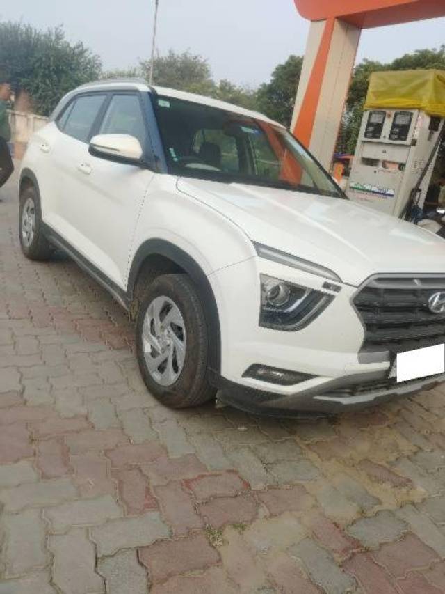 https://images10.gaadi.com/usedcar_image/4272961/original/processed_116da40e-d5f1-4f5d-b11d-4329489d84e6.jpg?imwidth=6400