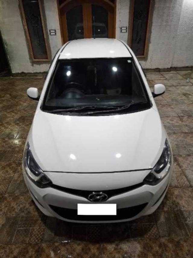 https://images10.gaadi.com/usedcar_image/4273017/original/processed_40f99b86-4f35-48fb-85ad-05531ece236c.jpg?imwidth=6402