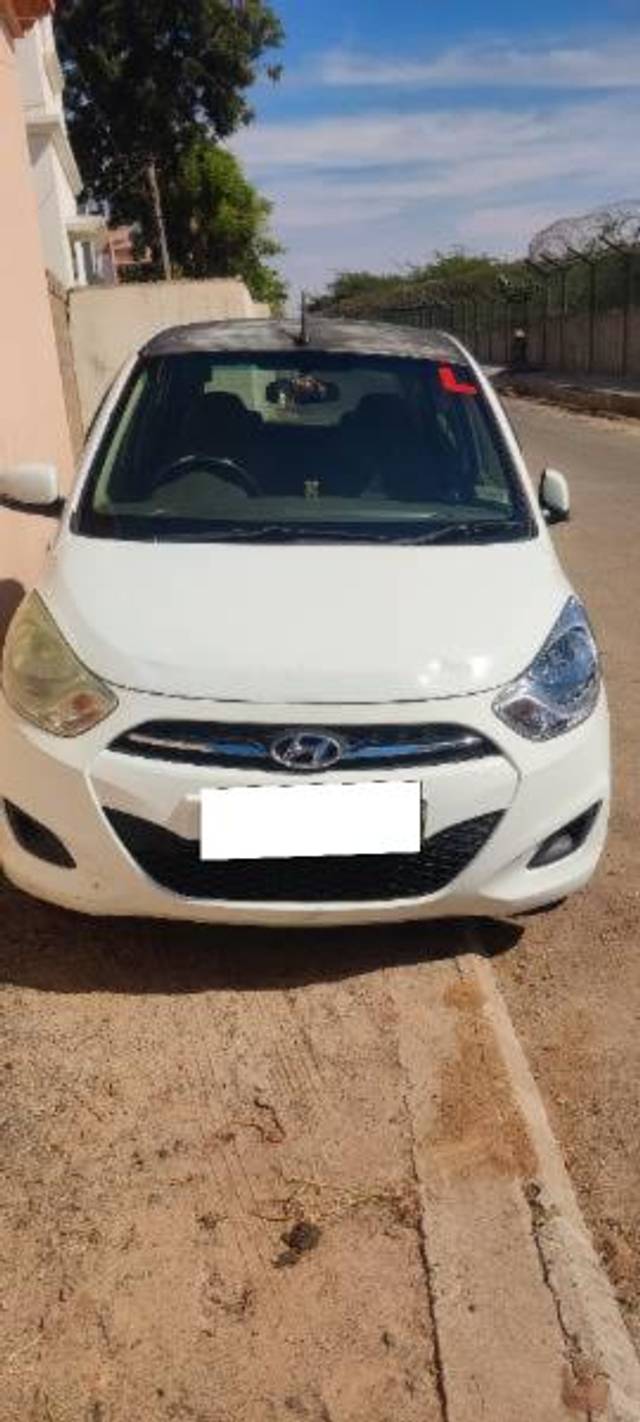 https://images10.gaadi.com/usedcar_image/4273053/original/processed_b943db23-81bf-4bc0-ba21-8005fcc64071.jpg?imwidth=6400