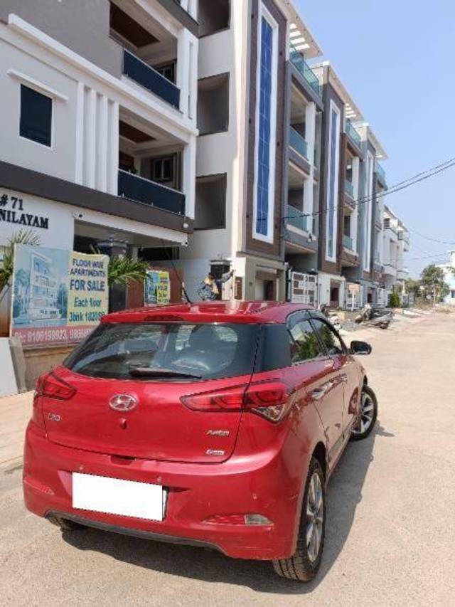 https://images10.gaadi.com/usedcar_image/4273084/original/d539677f08c1ebff8f98e549eedfc317.jpg?imwidth=6401