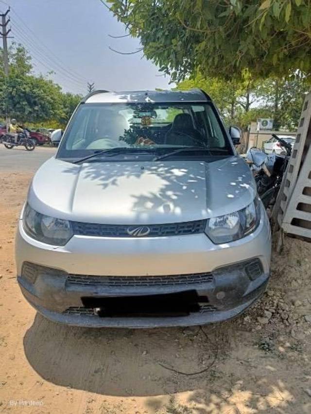 https://images10.gaadi.com/usedcar_image/4273108/original/processed_018836d7-e33b-4497-8901-d27d2d438c05.jpeg?imwidth=6402