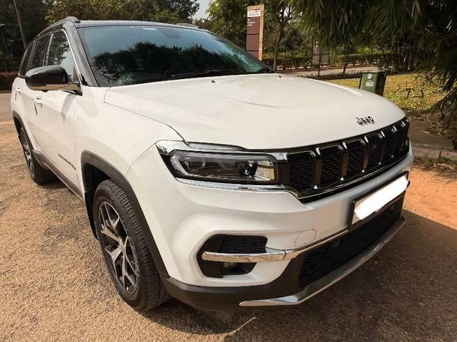 https://images10.gaadi.com/usedcar_image/4273147/original/processed_5ac71c2d-7e16-42f6-92e7-663e2f666175.jpeg?imwidth=6401