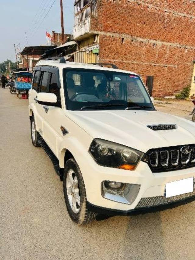 https://images10.gaadi.com/usedcar_image/4273191/original/processed_d3b9c081-dd98-452c-8739-17702dd822a2.jpeg?imwidth=6400