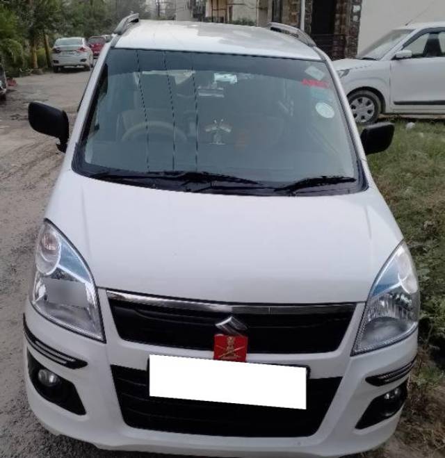 https://images10.gaadi.com/usedcar_image/4273237/original/processed_c2b410ff-7371-484d-881c-1f756522dd50.jpg?imwidth=6400