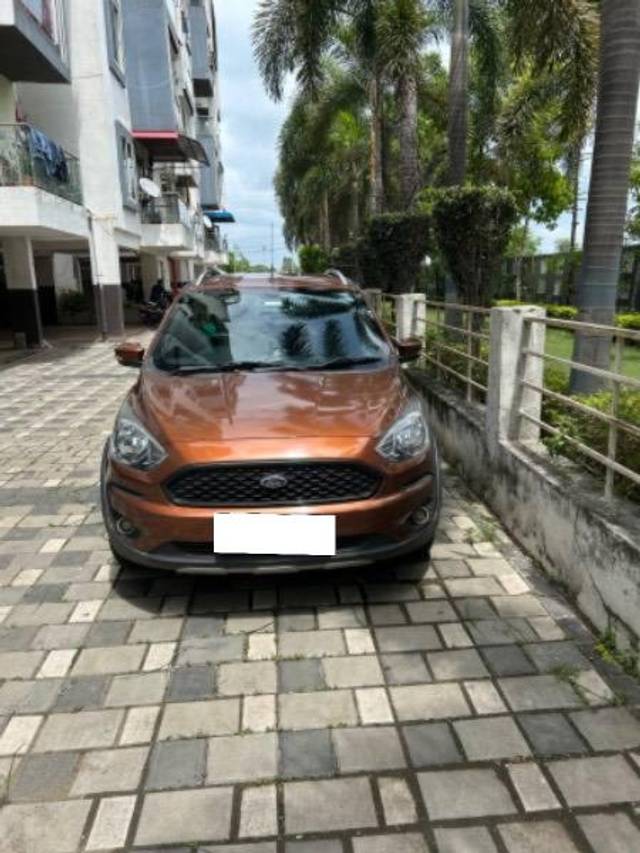 https://images10.gaadi.com/usedcar_image/4273243/original/processed_ad7f875d-9fe6-44d4-b1ab-ddb834afbf22.jpeg?imwidth=6400