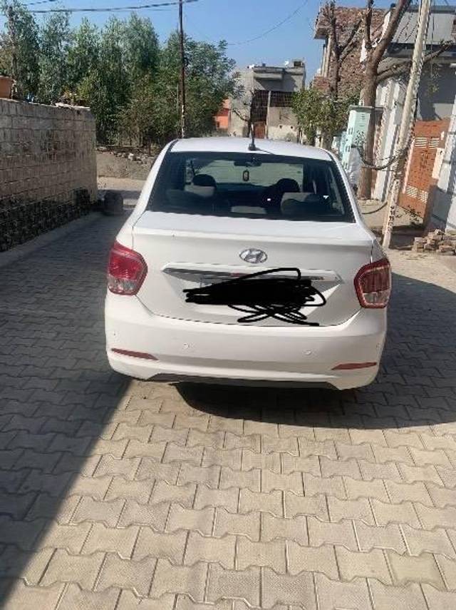 https://images10.gaadi.com/usedcar_image/4273245/original/processed_d0653cfd-b178-4985-8225-d6953026e232.jpg?imwidth=6401