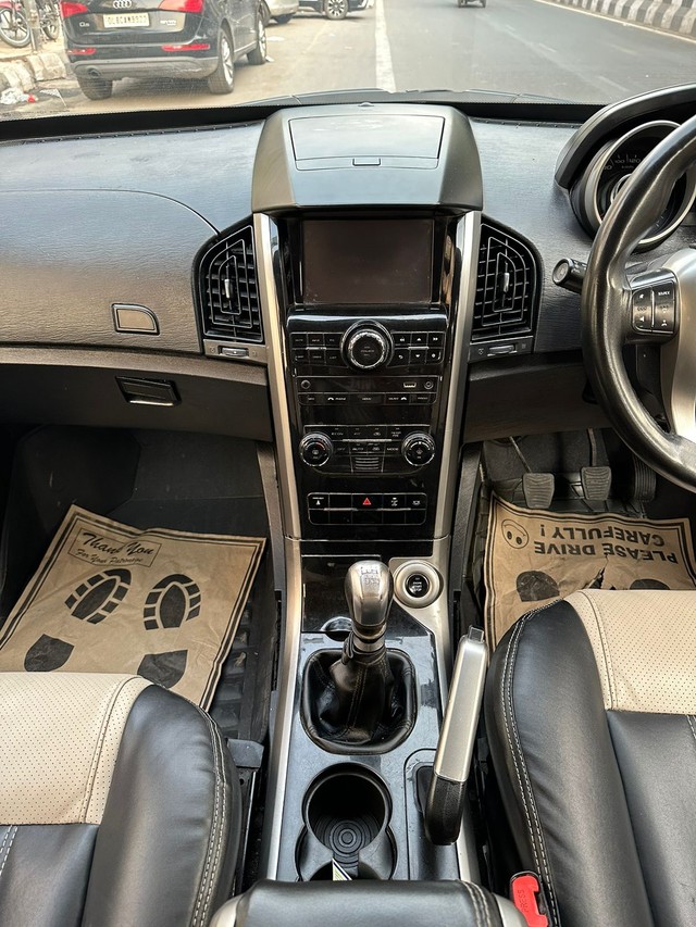 Second-hand 2018 Mahindra XUV500 W7 BSIV for sale in New Delhi-6