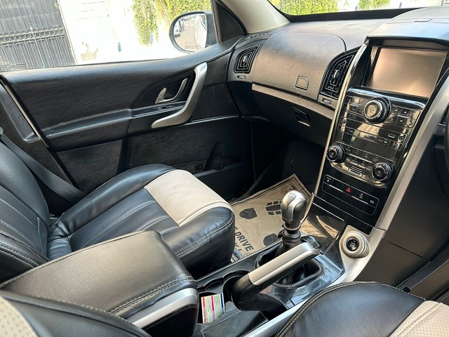 Second-hand 2018 Mahindra XUV500 W7 BSIV for sale in New Delhi-12