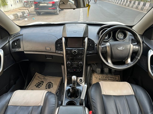Second-hand 2018 Mahindra XUV500 W7 BSIV for sale in New Delhi-10