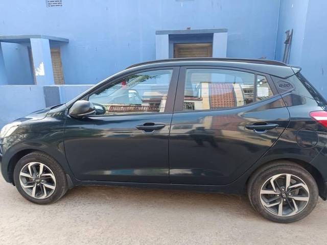 https://images10.gaadi.com/usedcar_image/4273615/original/processed_b88f0981-cc83-4f02-8675-54ee52505bf2.jpg?imwidth=6401