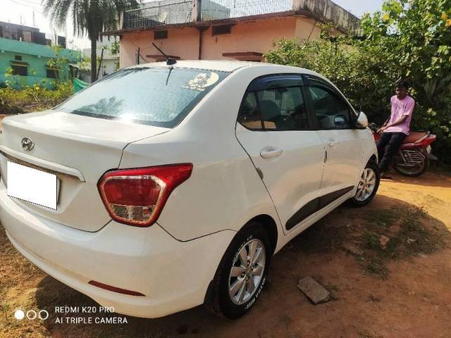 https://images10.gaadi.com/usedcar_image/4273619/original/processed_37467577-d8ab-44cc-95c1-c7d02129611f.jpg?imwidth=6401