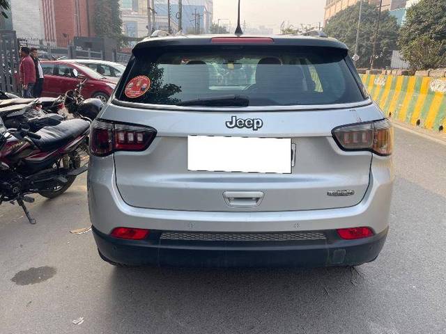 https://images10.gaadi.com/usedcar_image/4273628/original/f5bdaca11500985e1dc23156a393cb2e.jpg?imwidth=6401