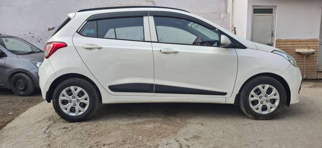 https://images10.gaadi.com/usedcar_image/4273693/original/processed_3e8acd100f2a962d08113dfba9f3c1df.jpg?imwidth=6401