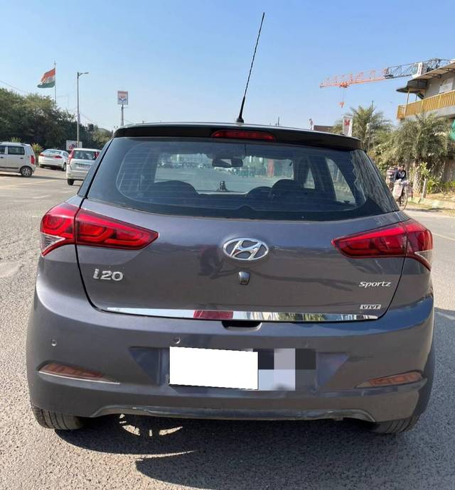 https://images10.gaadi.com/usedcar_image/4273761/original/processed_a56540c47c417f826edc0c7a0895a5e7.jpg?imwidth=6401