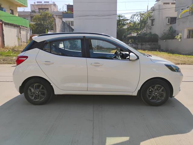 https://images10.gaadi.com/usedcar_image/4273784/original/b7f8b68398deeecd2143b3f815aa92b6.jpg?imwidth=6401