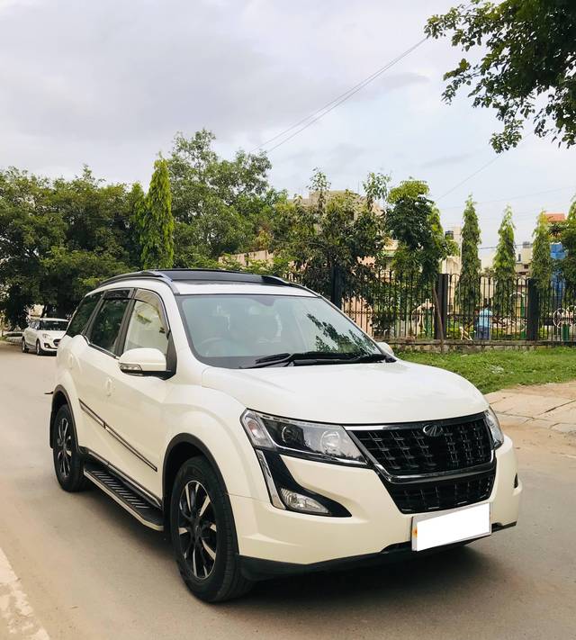 https://images10.gaadi.com/usedcar_image/4273801/original/processed_b3f3ef102a4ba485a95f2e74f25aa7db.jpeg?imwidth=6400