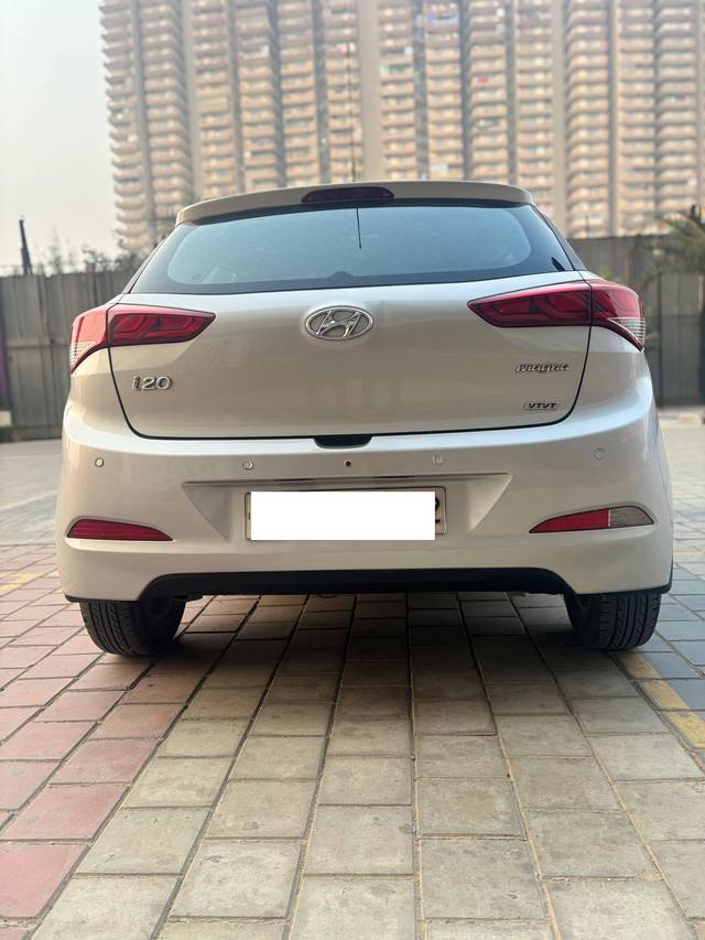 https://images10.gaadi.com/usedcar_image/4273843/original/processed_63152dd80d4017db0d97d29edd92bf92.jpeg?imwidth=6402