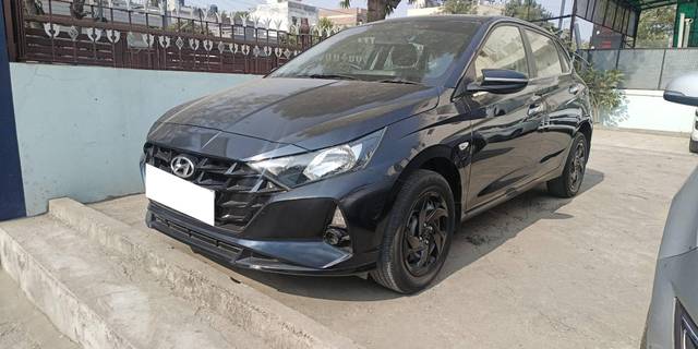 https://images10.gaadi.com/usedcar_image/4273857/original/processed_a990feffb01177255e8082de6d911d97.jpg?imwidth=6400