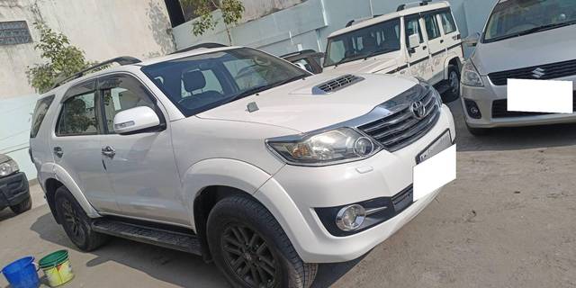 https://images10.gaadi.com/usedcar_image/4273882/original/processed_29c4421be9c4defb3f17aa2db744e1b7.jpg?imwidth=6400