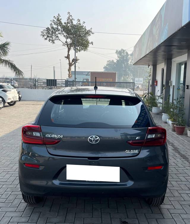 https://images10.gaadi.com/usedcar_image/4273886/original/processed_8fe2ee3bdda86497703ee47e248bd9fb.jpg?imwidth=6401