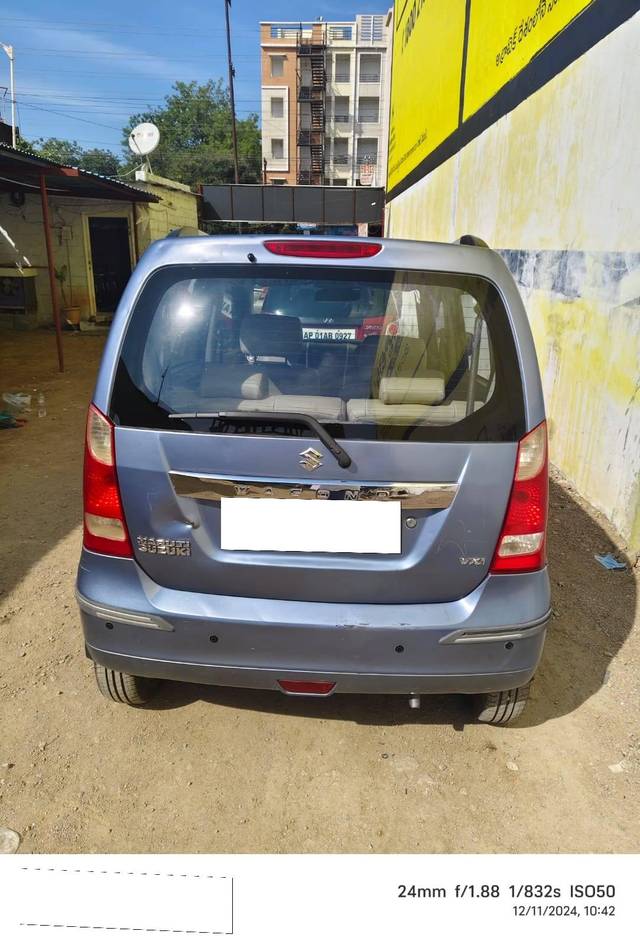 https://images10.gaadi.com/usedcar_image/4273889/original/processed_b4259a7480e7824e1781ddce3a7a9be7.jpg?imwidth=6402