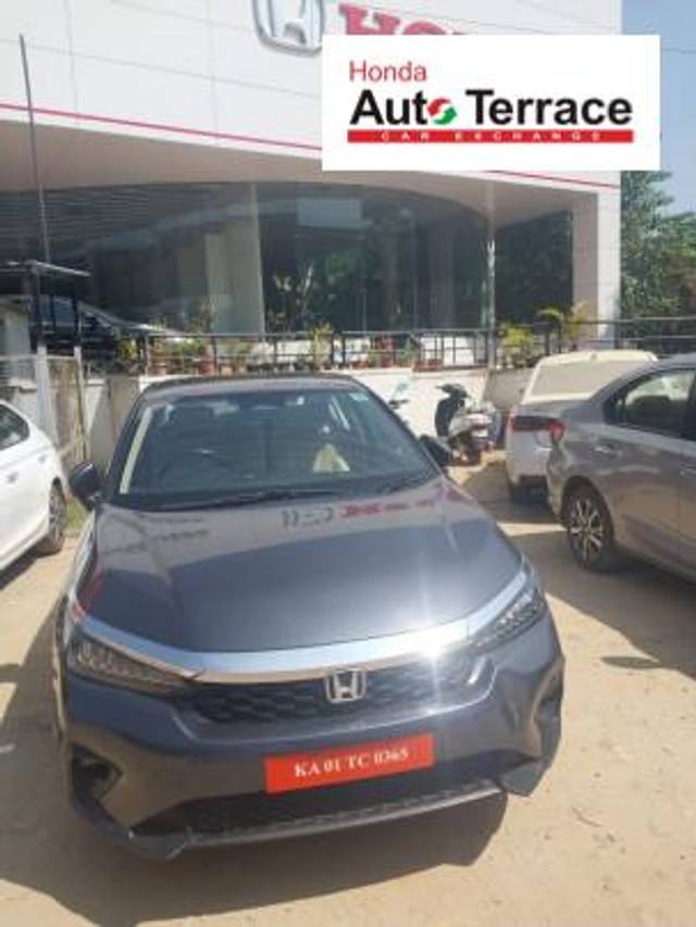 https://images10.gaadi.com/usedcar_image/4273935/original/38422dd0b64d07c91478c33c696f97fc.jpeg?imwidth=6400