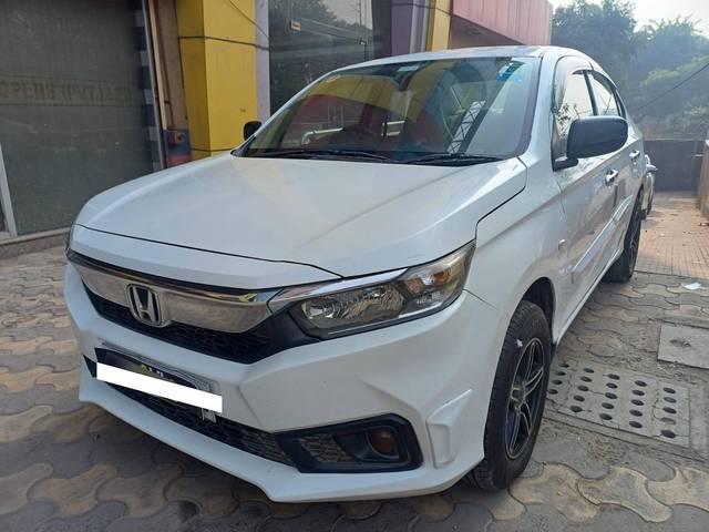 https://images10.gaadi.com/usedcar_image/4273954/original/processed_2b5057b4e78485e44822bf2693c55320.jpeg?imwidth=6400