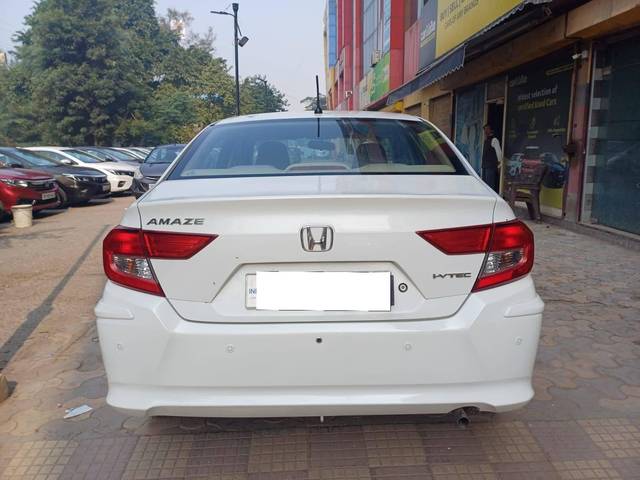 https://images10.gaadi.com/usedcar_image/4273954/original/processed_307b77e41e8d22fb33a9c0e10026280e.jpeg?imwidth=6402