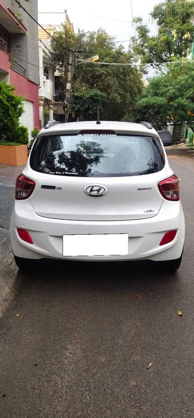 https://images10.gaadi.com/usedcar_image/4273987/original/processed_6dab8f890890a277dea517433dc50f97.jpg?imwidth=6402