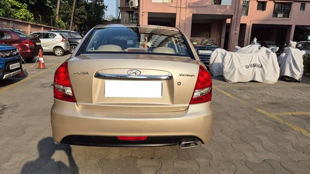 https://images10.gaadi.com/usedcar_image/4273998/original/processed_51153cbd020bfc6b27fc3fbebcea376c.jpg?imwidth=6402