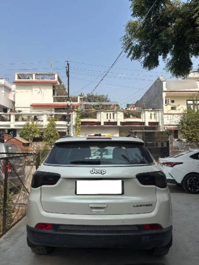 https://images10.gaadi.com/usedcar_image/4274021/original/processed_7d10390b-eb4b-429e-9879-2c2caf6a78d1.jpeg?imwidth=6401