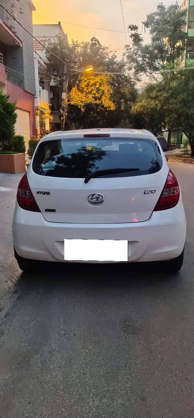 https://images10.gaadi.com/usedcar_image/4274032/original/processed_e5c70a9de89cc0900a7e1c059826fb90.jpg?imwidth=6402