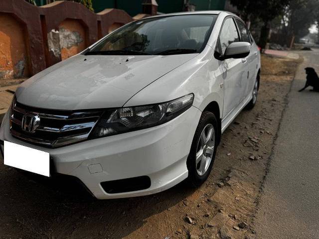 https://images10.gaadi.com/usedcar_image/4274071/original/c70eaef2068f90db2b3d6e75dbfac0c0.jpeg?imwidth=6402