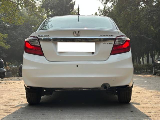 https://images10.gaadi.com/usedcar_image/4274180/original/processed_7edb297c9b44905f8a43da1f2eb0c66e.jpg?imwidth=6401