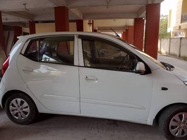 https://images10.gaadi.com/usedcar_image/4274221/original/processed_9c288896-8fa0-4a57-bdae-0a2c2ad6f079.jpeg?imwidth=6401