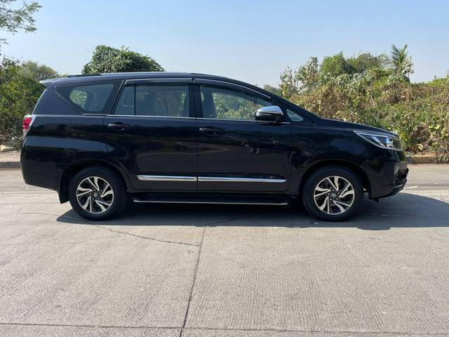 https://images10.gaadi.com/usedcar_image/4274222/original/8ce458d31588cfad5ff1fda73726e16d.jpg?imwidth=6401