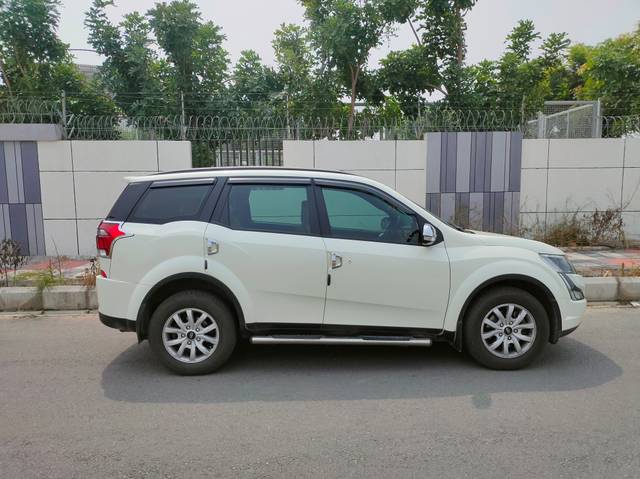 https://images10.gaadi.com/usedcar_image/4274294/original/3418fce79f21ad08786707be8a74d022.jpg?imwidth=6401