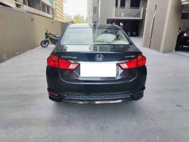 https://images10.gaadi.com/usedcar_image/4274299/original/processed_f452d8a1-2e06-4831-ab4b-bfdae6f3f652.jpg?imwidth=6401