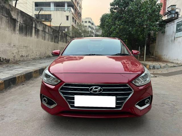 https://images10.gaadi.com/usedcar_image/4274302/original/processed_0378cc343e6a5159aec61a12ac016994.jpg?imwidth=6402