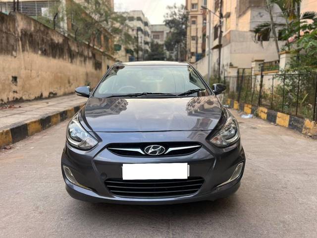 https://images10.gaadi.com/usedcar_image/4274328/original/processed_5fd0fd88926db41281de6ed790506c85.jpg?imwidth=6402