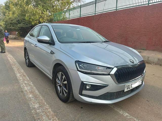 https://images10.gaadi.com/usedcar_image/4274333/original/processed_f6b51bdf1b9dd8712f11bc271566c567.JPG?imwidth=6400