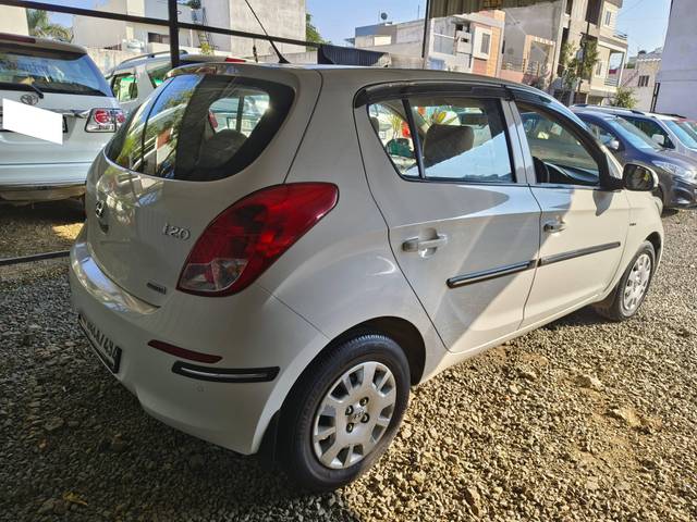 https://images10.gaadi.com/usedcar_image/4274349/original/processed_66ef2174734ca002761bba00d6f6c284.jpg?imwidth=6401